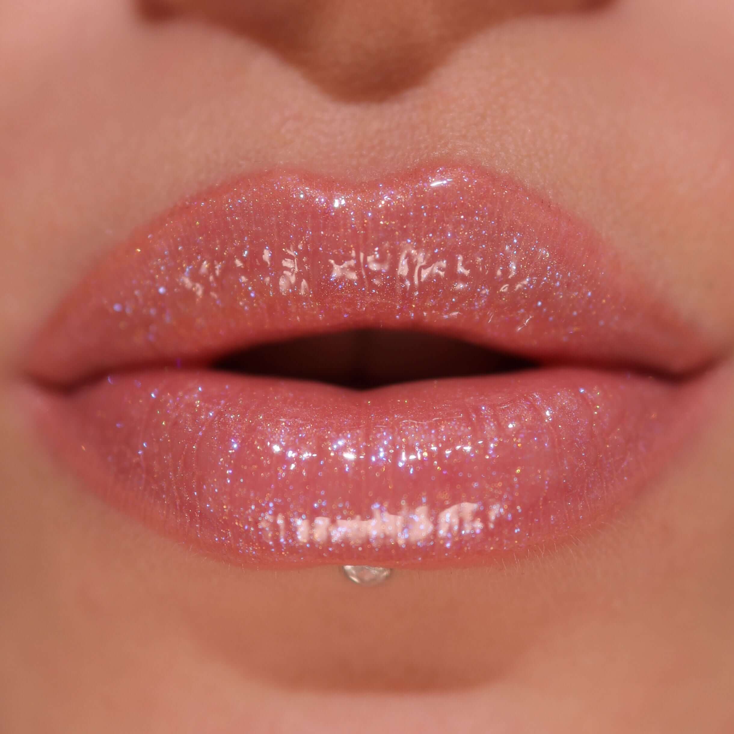 Revolution Pout Bomb Shimmer Gloss