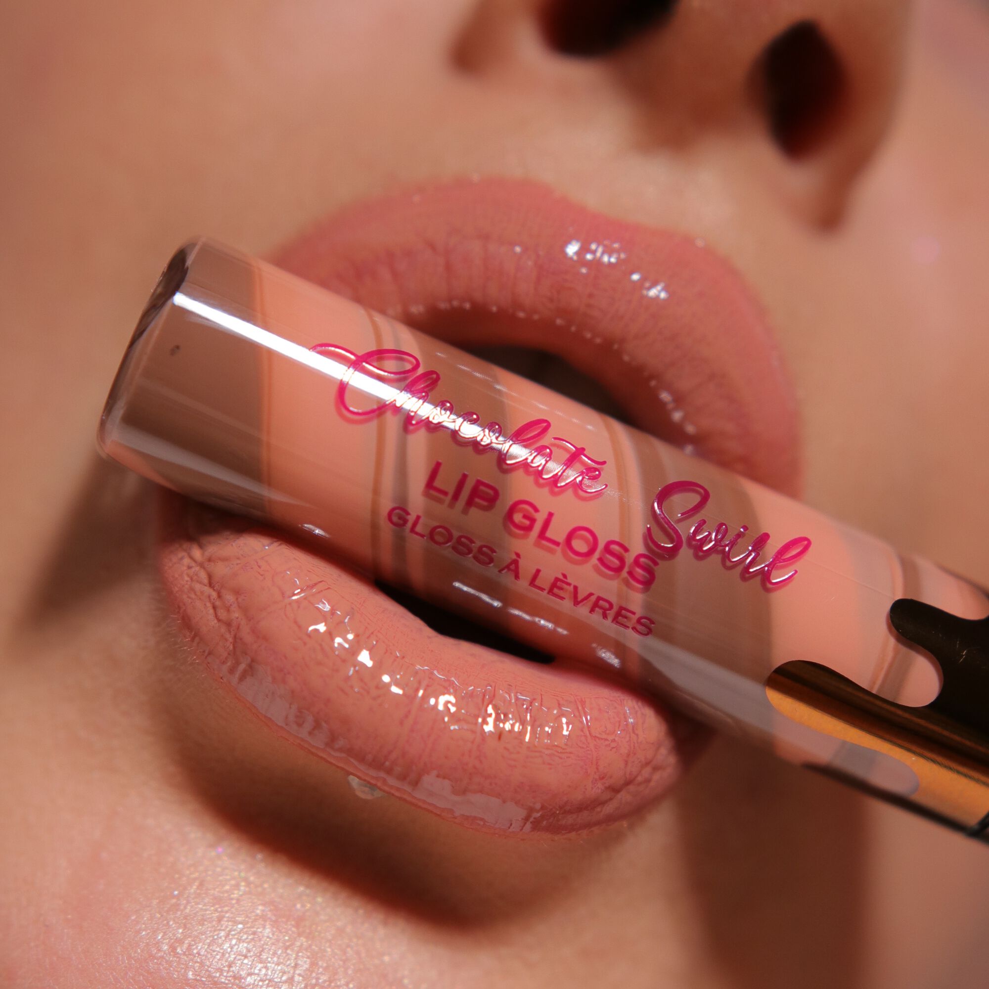 I Heart Revolution Soft Swirl Gloss Chocolate Lip Vanilla Gelato