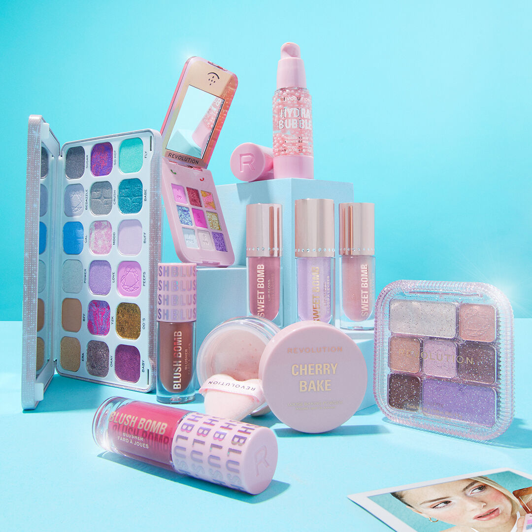 Makeup Revolution Y2k Sweet Bomb Lip Gloss Vanilla Ice White Holo