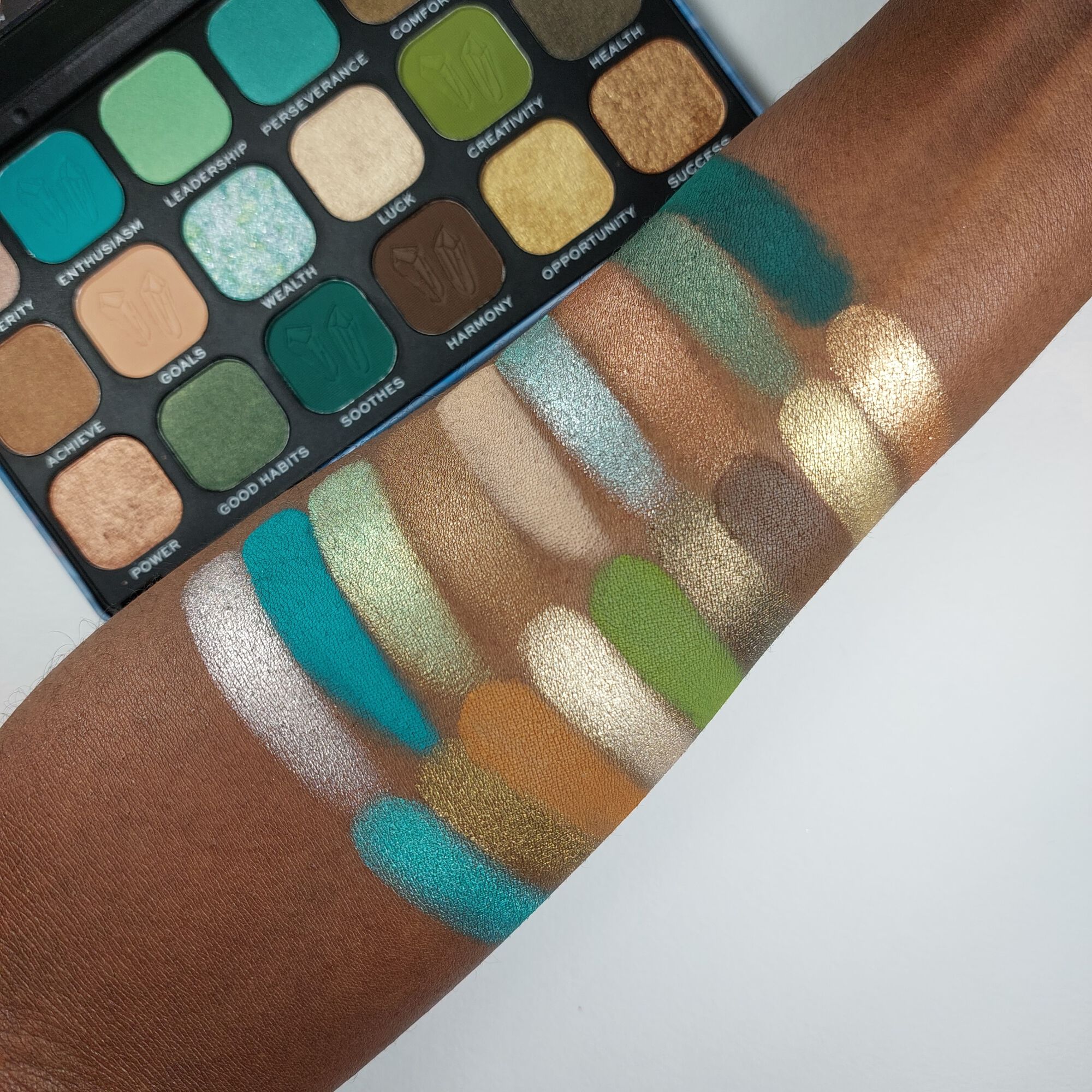 Makeup Revolution Crystal Aura Forever Flawless Eyeshadow Palette