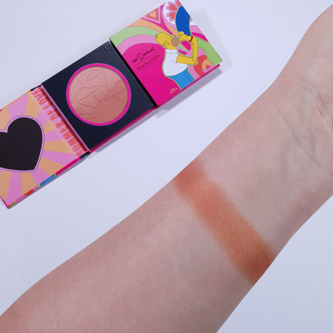 Makeup Revolution The Simpsons Summer of Love Sunshine Ombre Highlighter