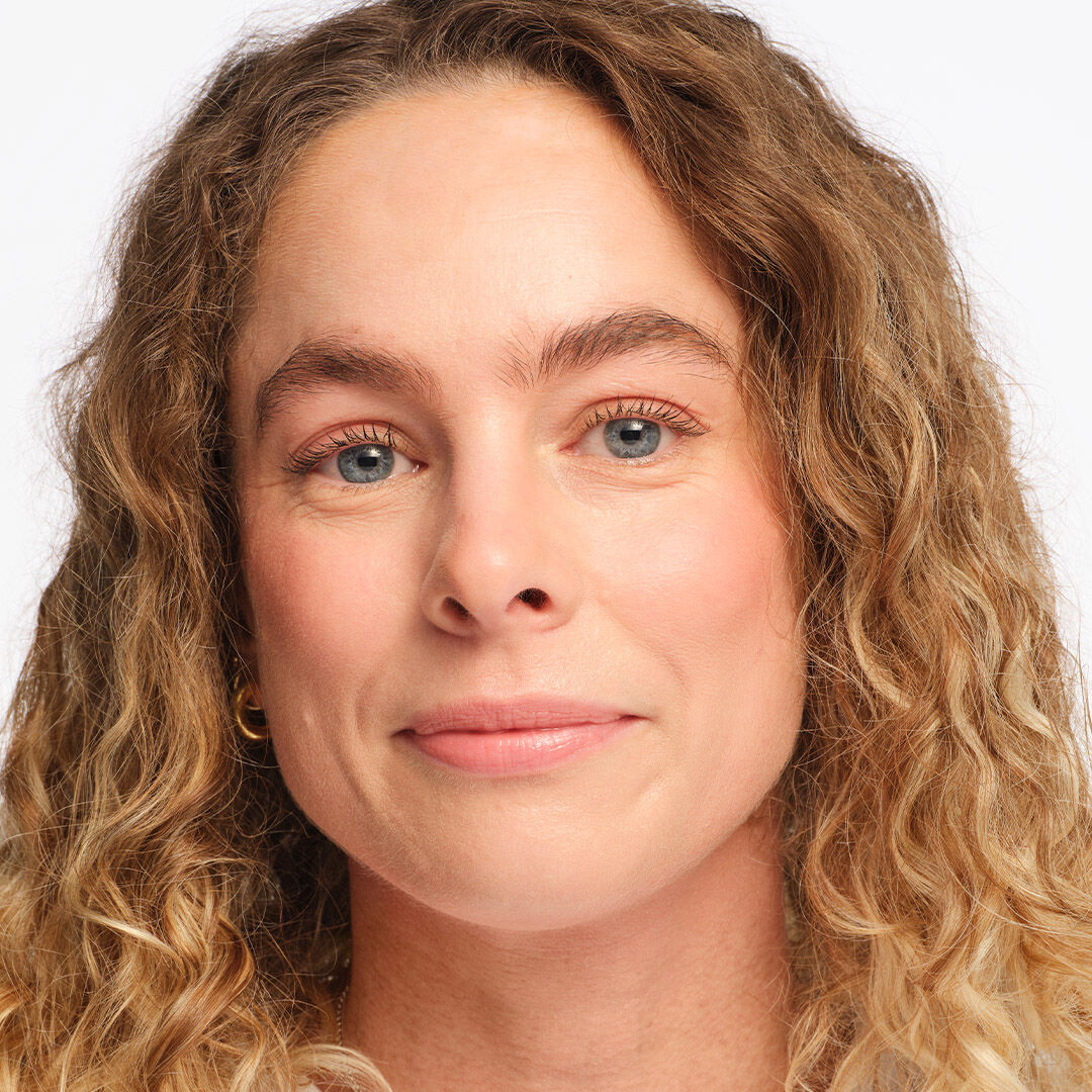 Revolution Skin Silk Radiant Satin Serum Foundation F4C