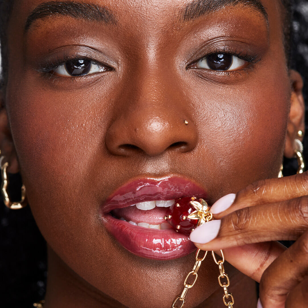 Revolution Pout Bomb Plumping Gloss Jelly Berry Mauve