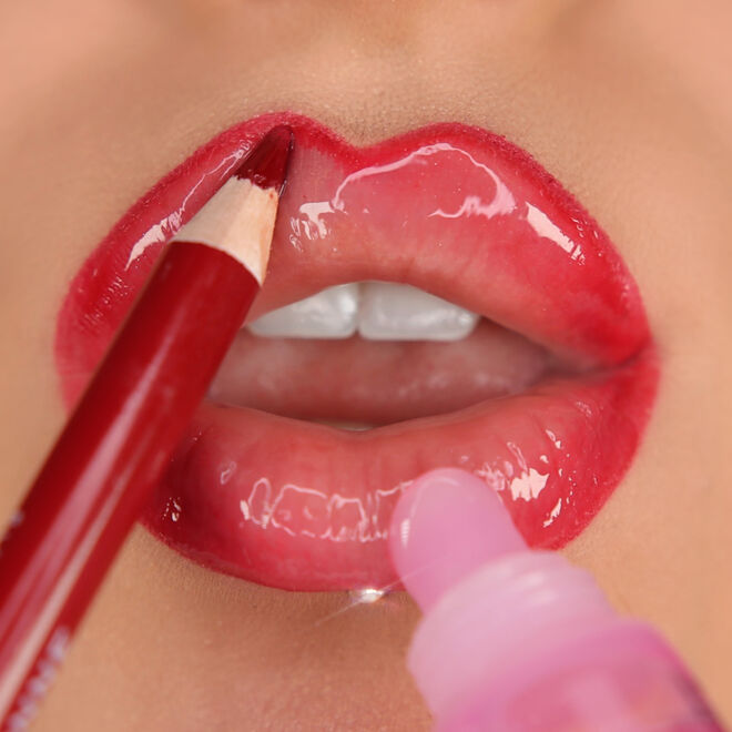 Clueless x Makeup Revolution Lip Liner Dionne
