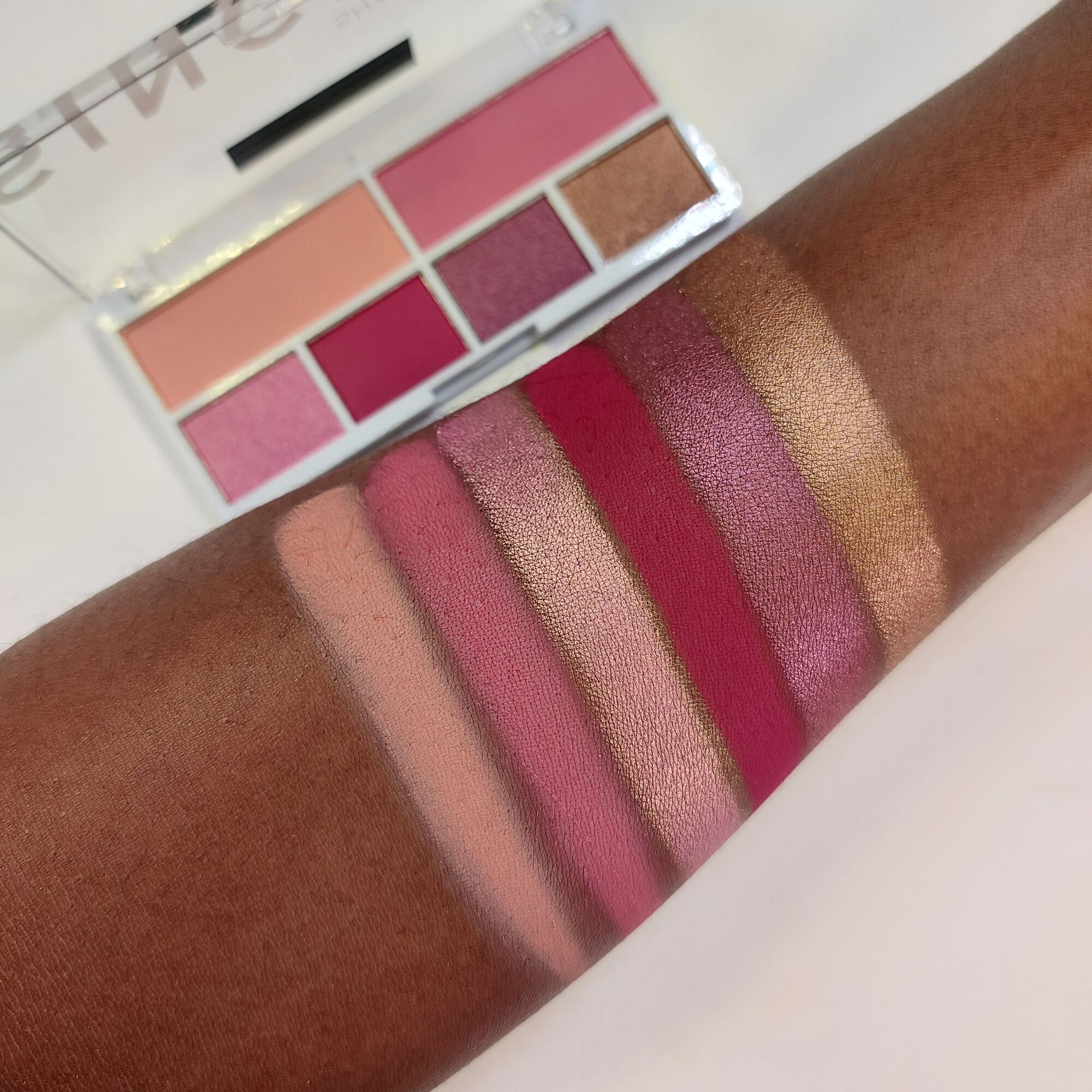 Relove by Revolution Colour Play Sincere Shadow Palette