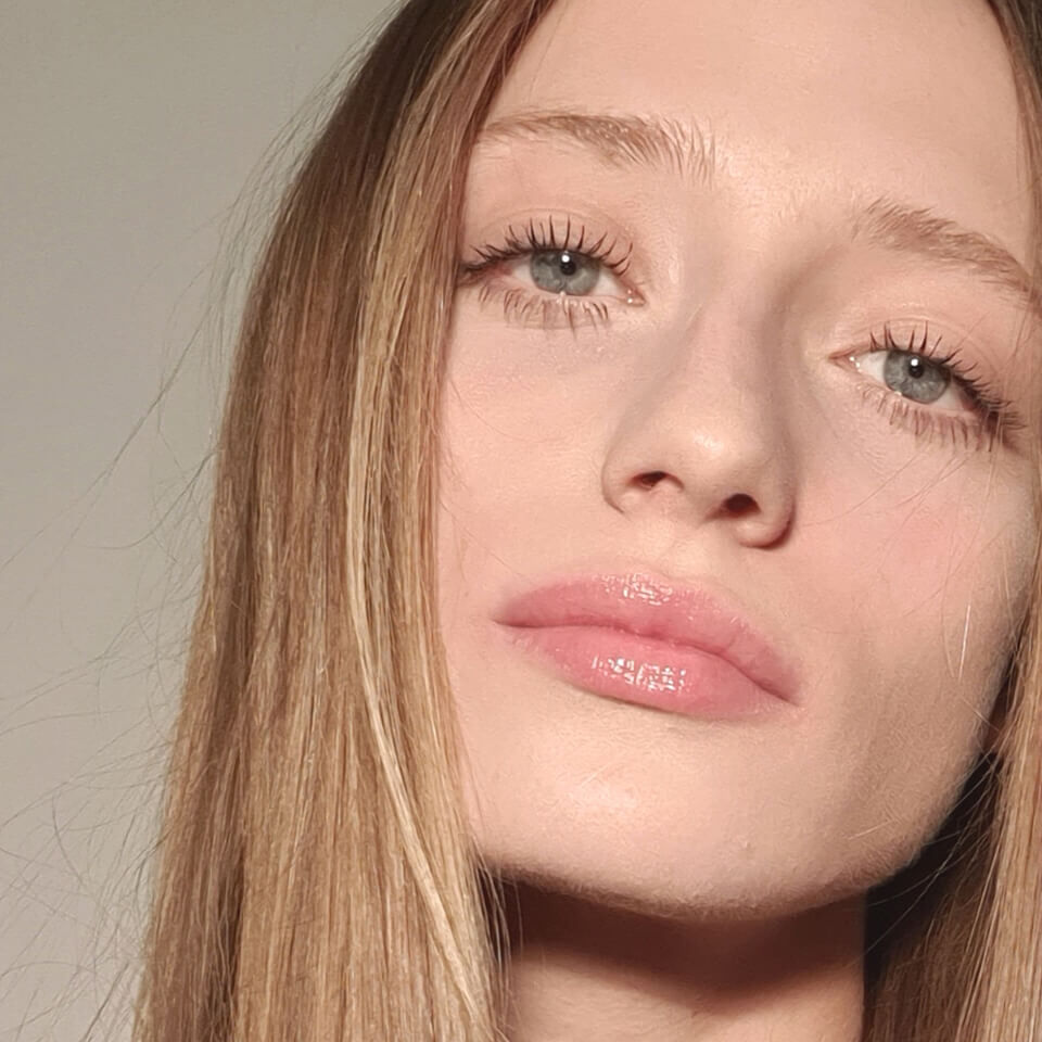 Revolution Conceal & Define 16H Full Coverage Concealer  C0.1