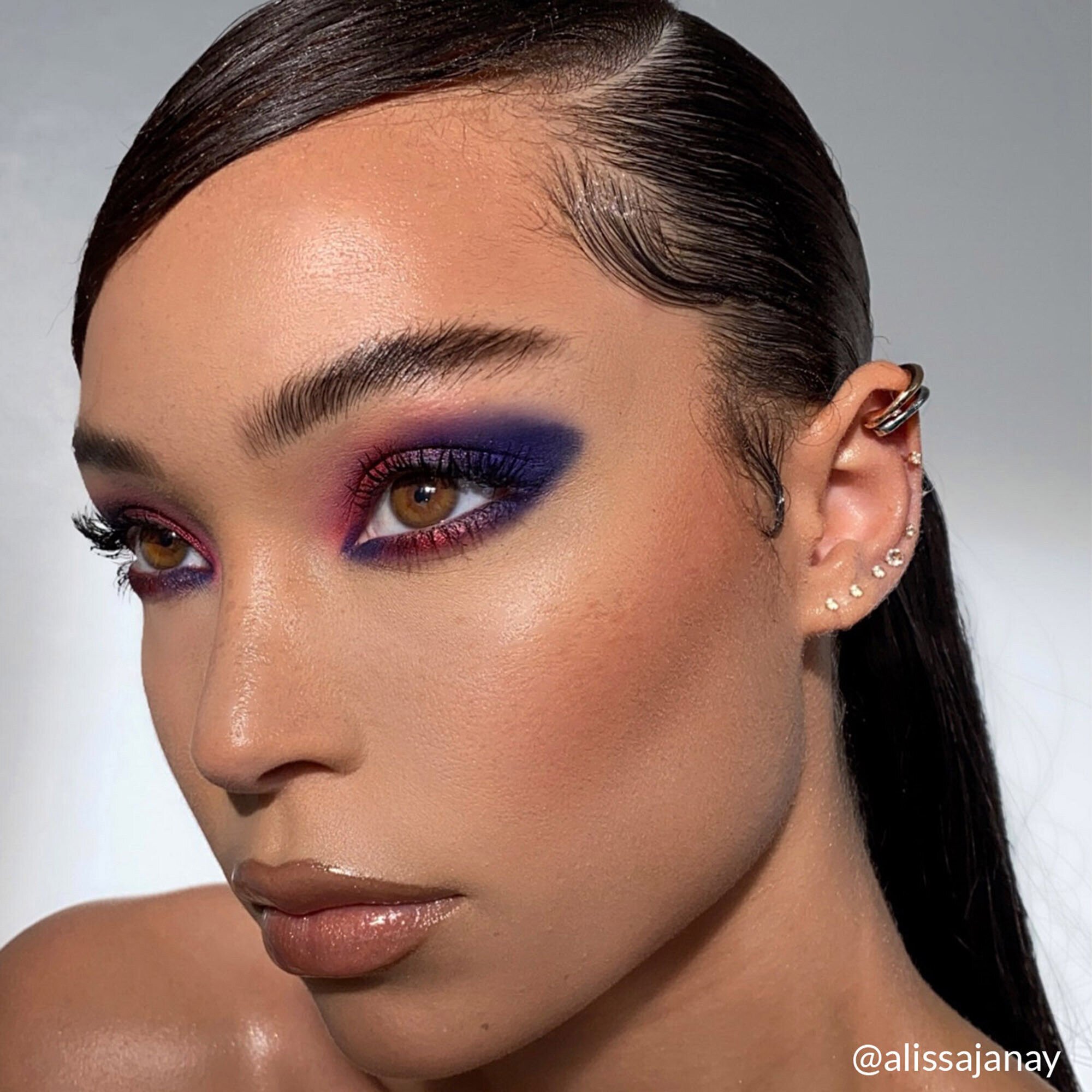 BH Passion In Paris 16 Color Eyeshadow Palette