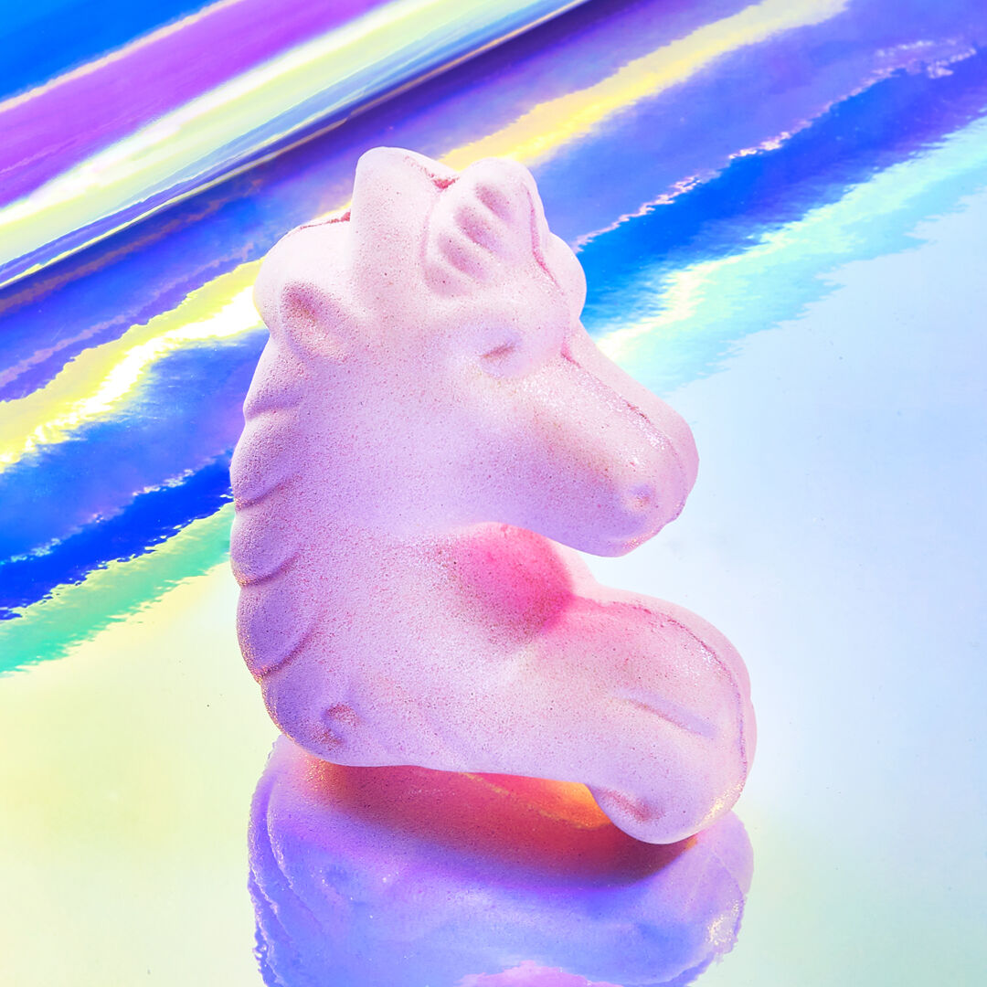 I Heart Revolution Unicorn Heart Glow Bath Fizzer
