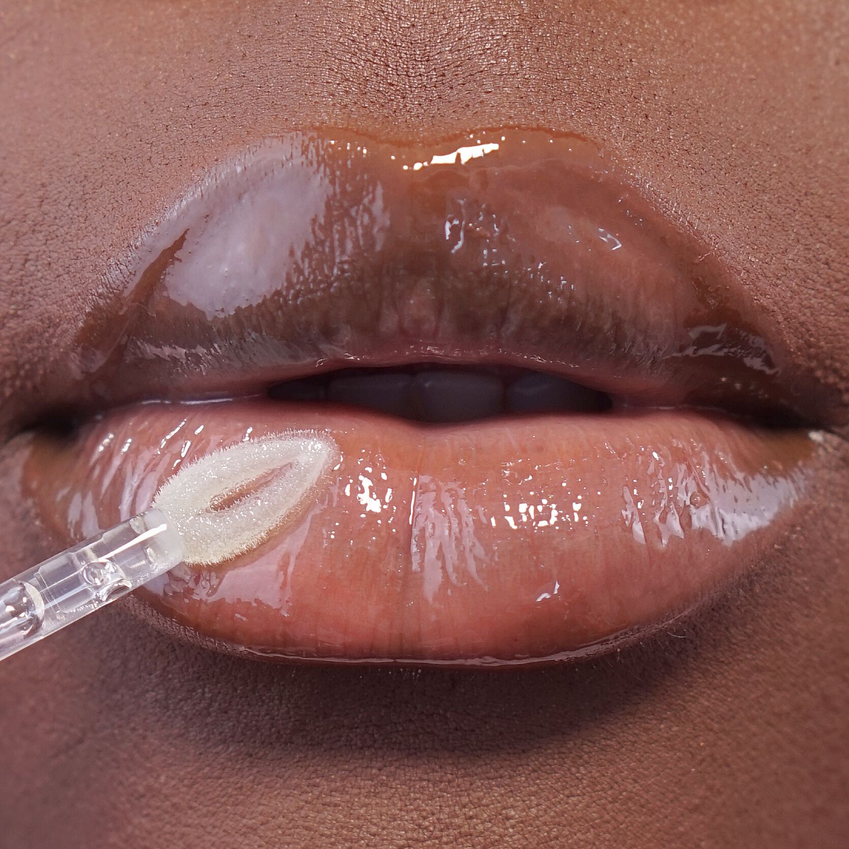 Revolution Pro Vegan Collagen Peptide High Shine Lip Gloss Mode