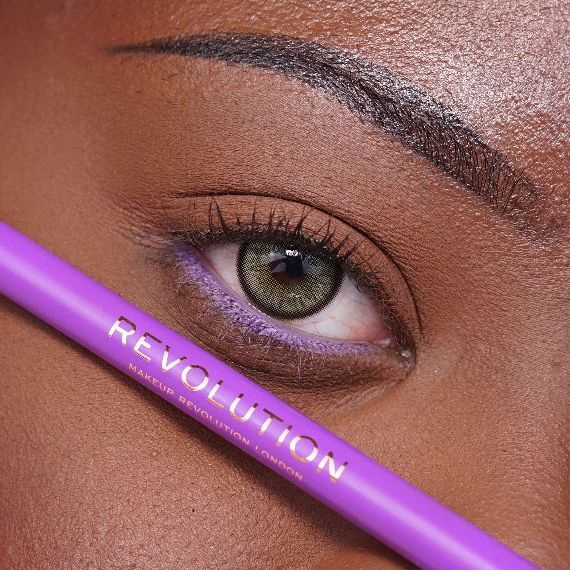 Makeup Revolution Streamline Waterline Eyeliner Pencil Purple