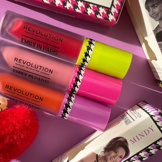 Makeup Revolution X Emily in Paris Multi-use Lip & Cheek Blush Mimosa Orange
