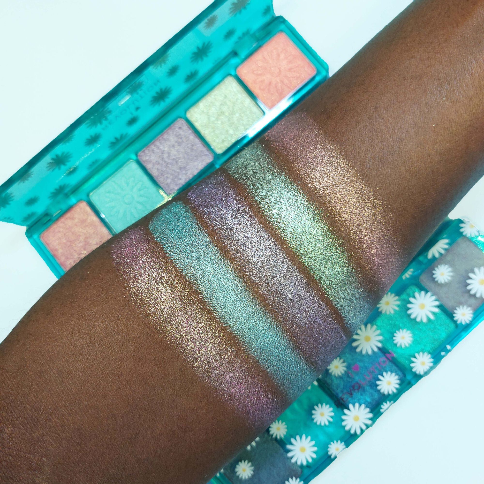 I Heart Revolution Mini Match Palette Oops a Daisy