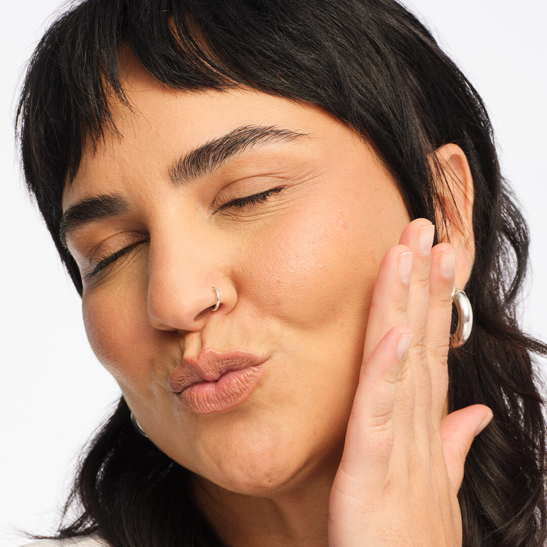 Revolution Skin Silk Radiant Satin Serum Foundation F9.2N