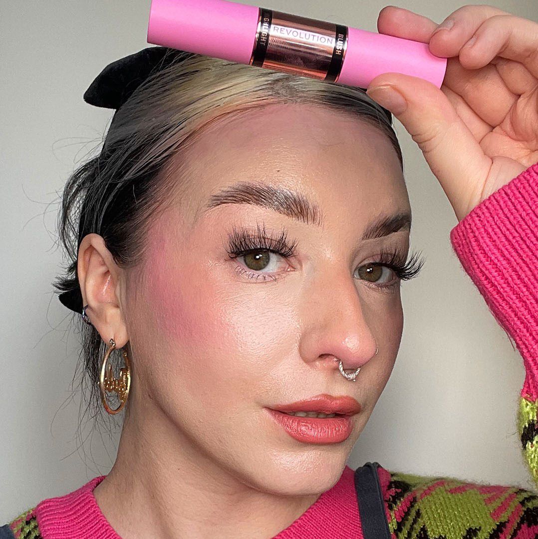 Makeup Revolution Blush & Highlight Stick Flushing Pink Revolution Beauty