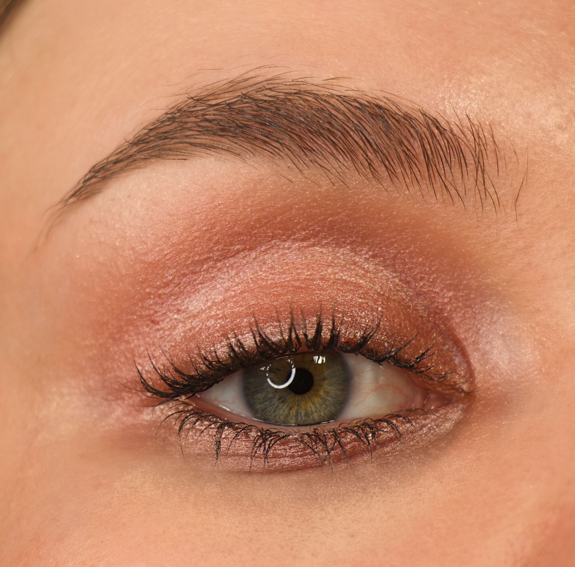 Makeup Revolution Mousse Shadow Cmp