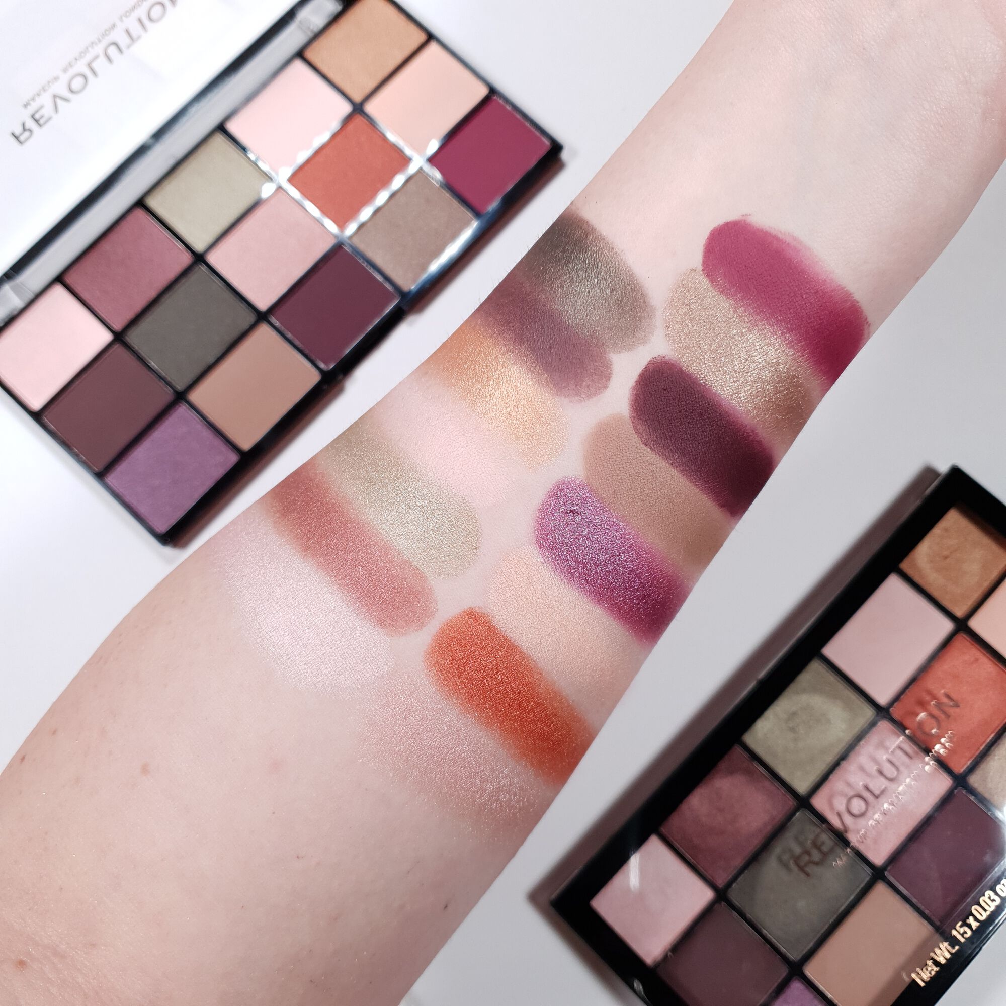 Makeup Revolution Reloaded Eyeshadow Palette Sweet Dreams Revolution