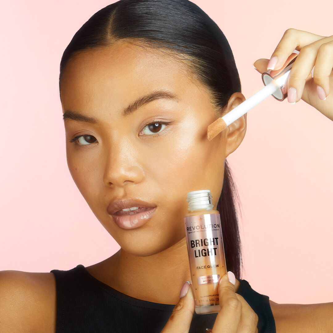 Makeup Revolution Bright Light Face Glow Illuminate Medium