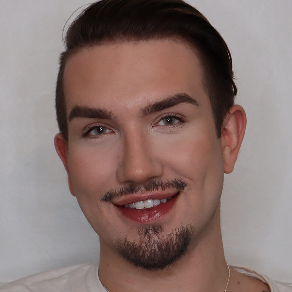 Revolution Conceal & Define 16H Full Coverage Concealer  C6