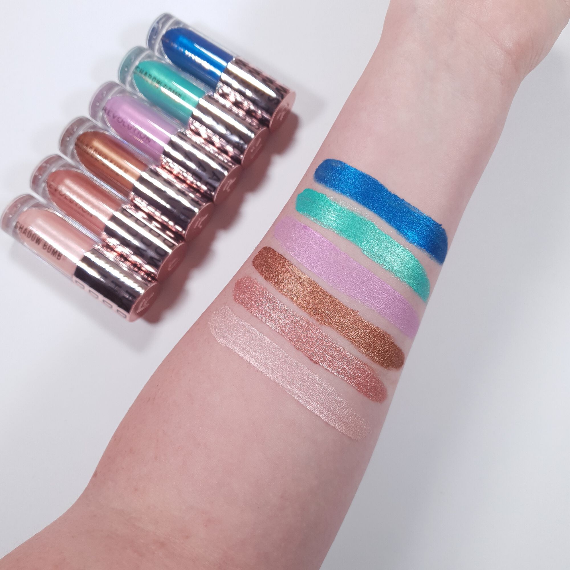 Makeup Revolution Shadow Bomb Cream Eyeshadow