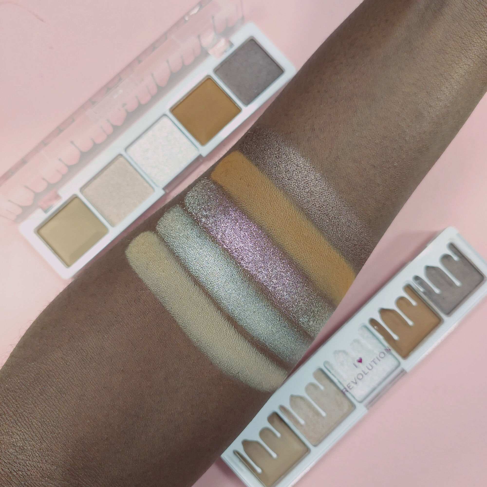 I Heart Revolution Mini Chocolate Eyeshadow Palette White Vanilla Cream