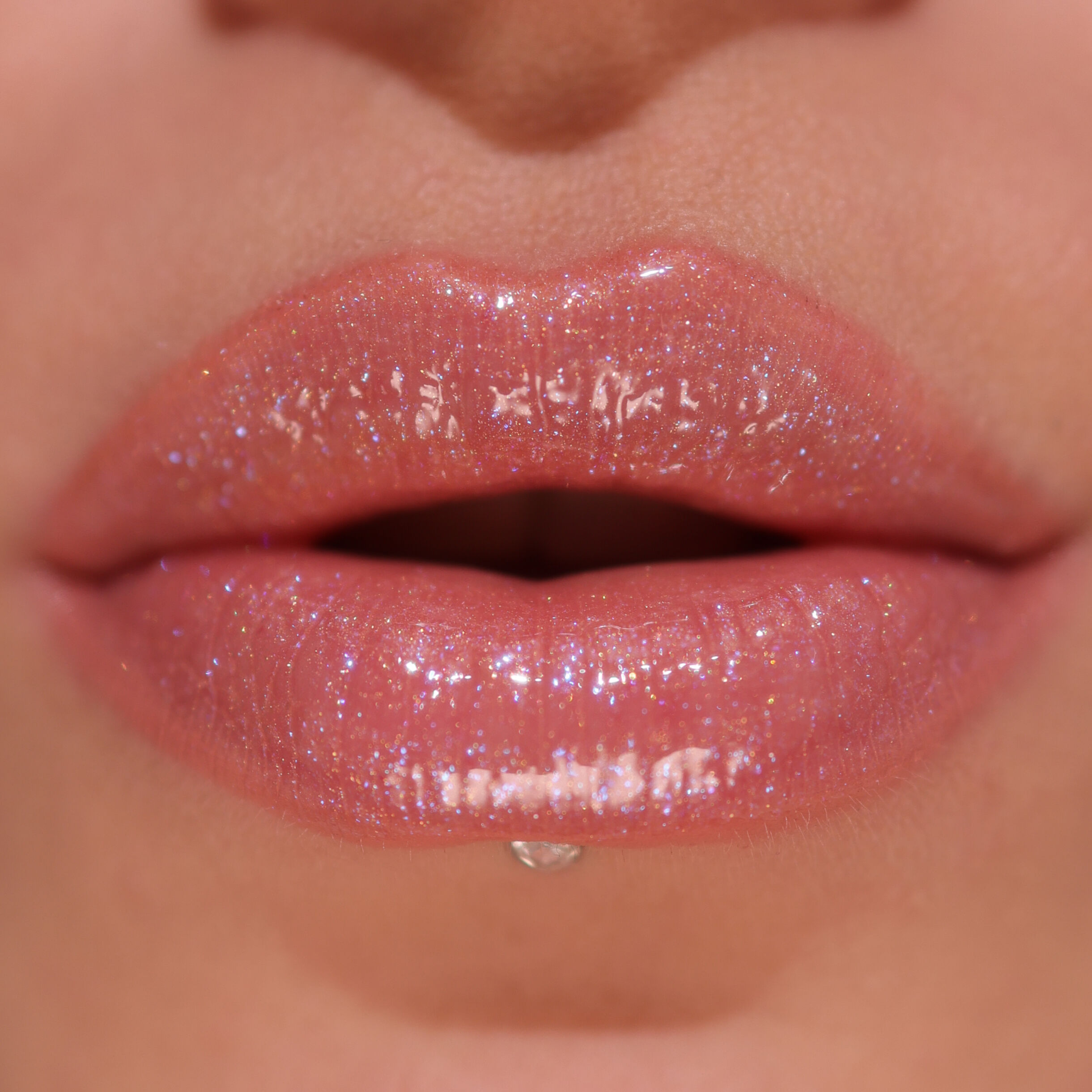 Revolution Pout Bomb Shimmer Gloss Glimmer Nude