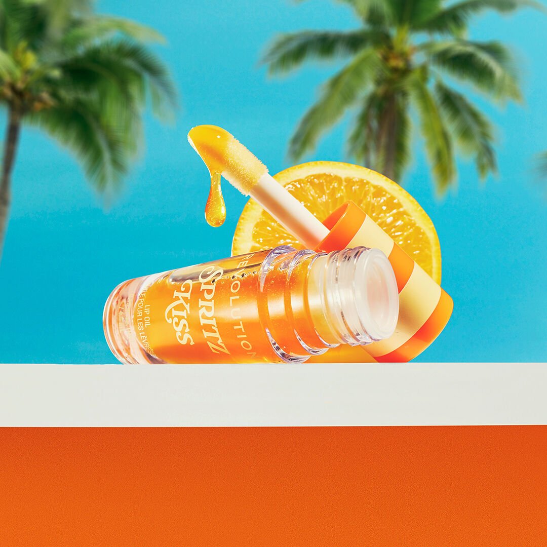 Revolution Pout Lip Oil Spritz Kiss Orange