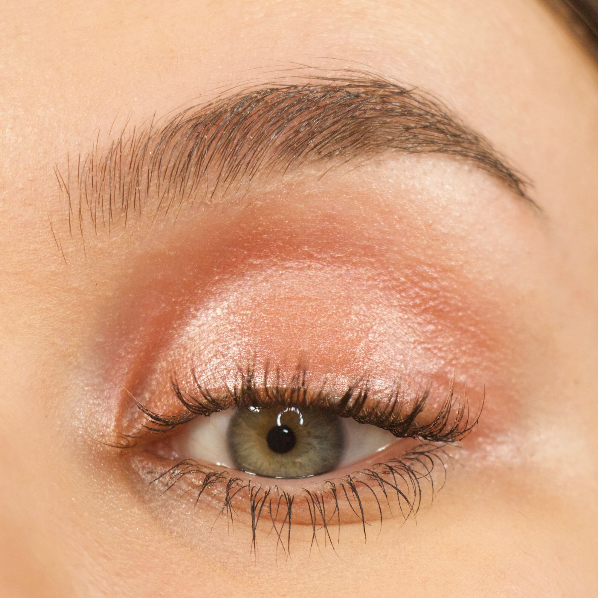 Makeup Revolution Lustre Wand Eyeshadow Stick Pink Romance