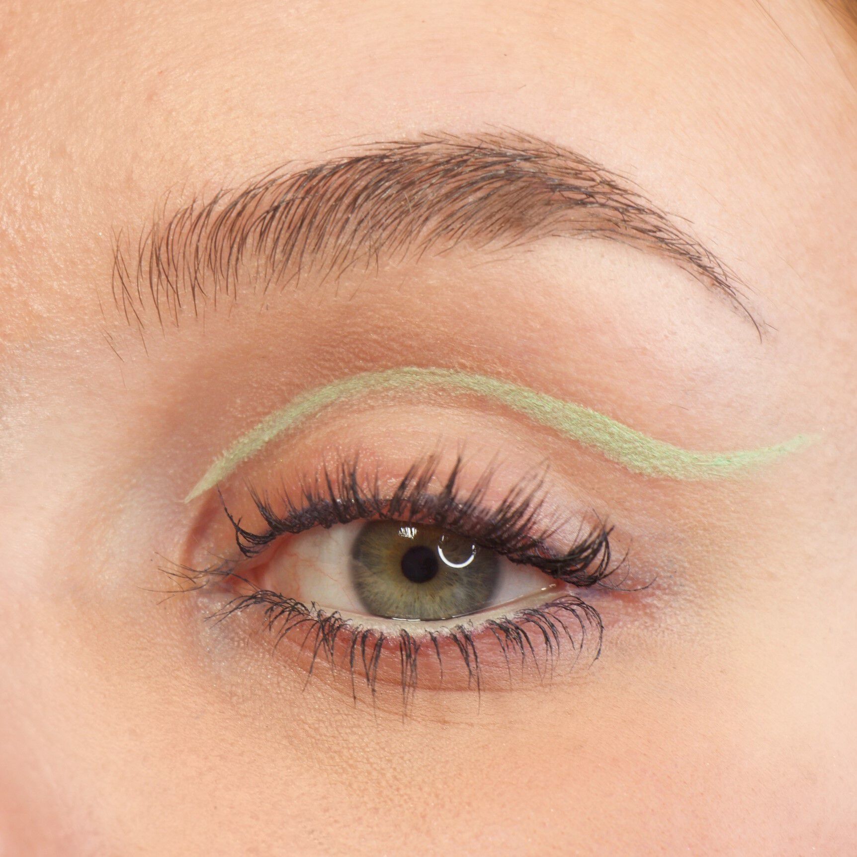 Relove by Revolution Coloured Kohl Eyeliner Green