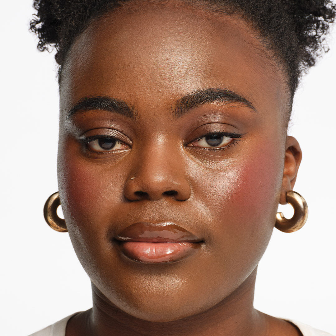 Revolution Skin Silk Radiant Satin Serum Foundation F17NC