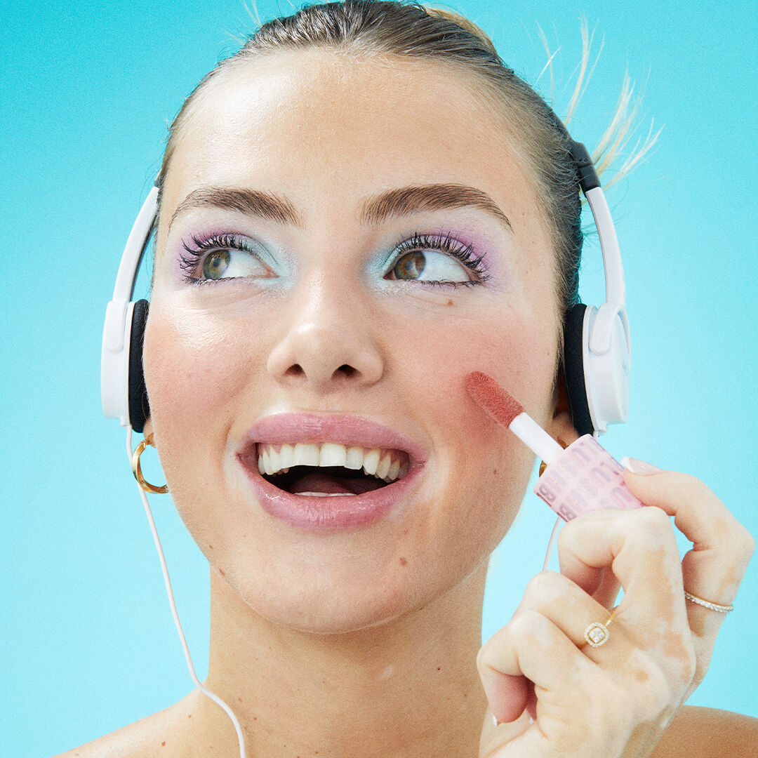 Makeup Revolution Y2k Baby Blush Bomb That's Fly Nude