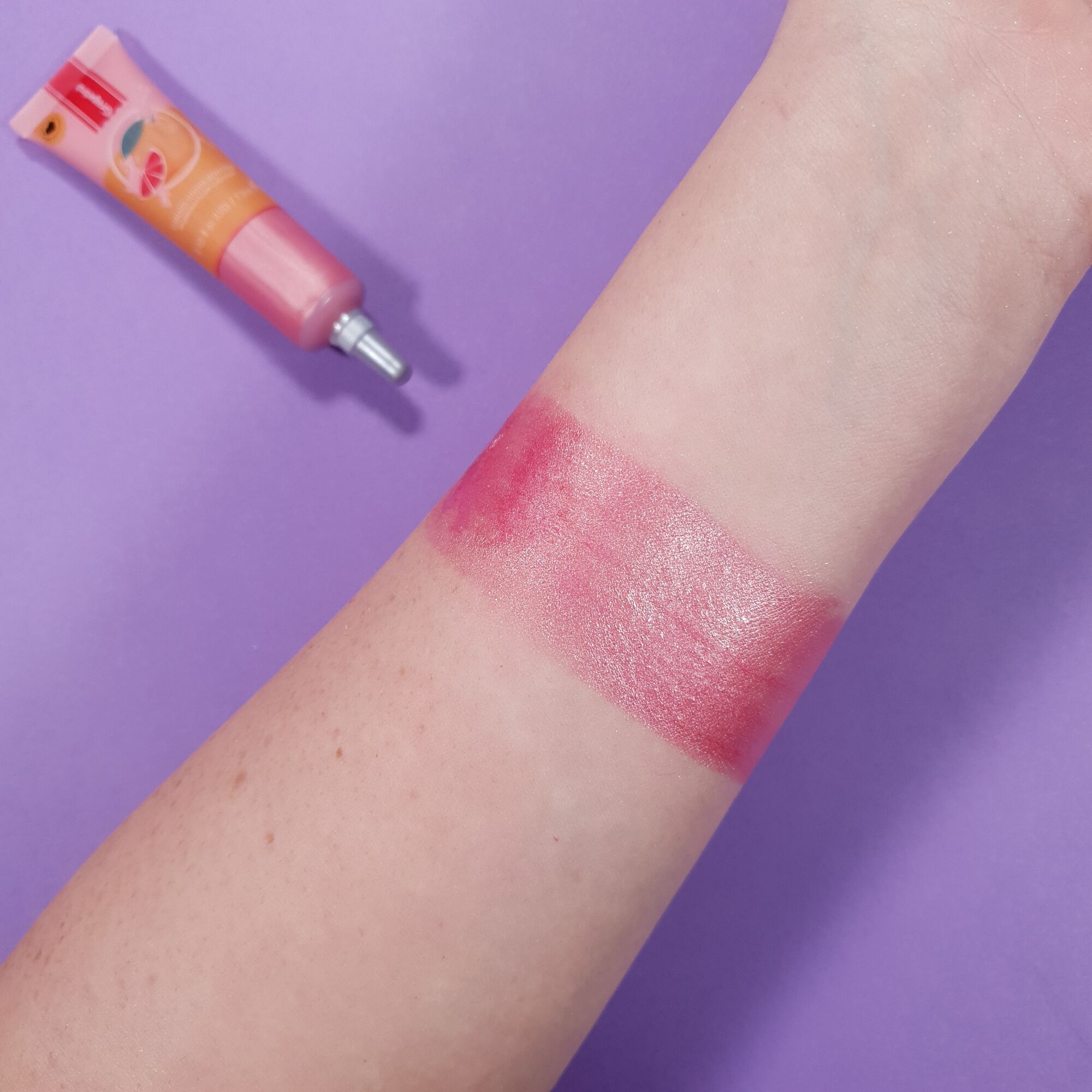 I Heart Revolution Grapefruit Fizz Highlighter