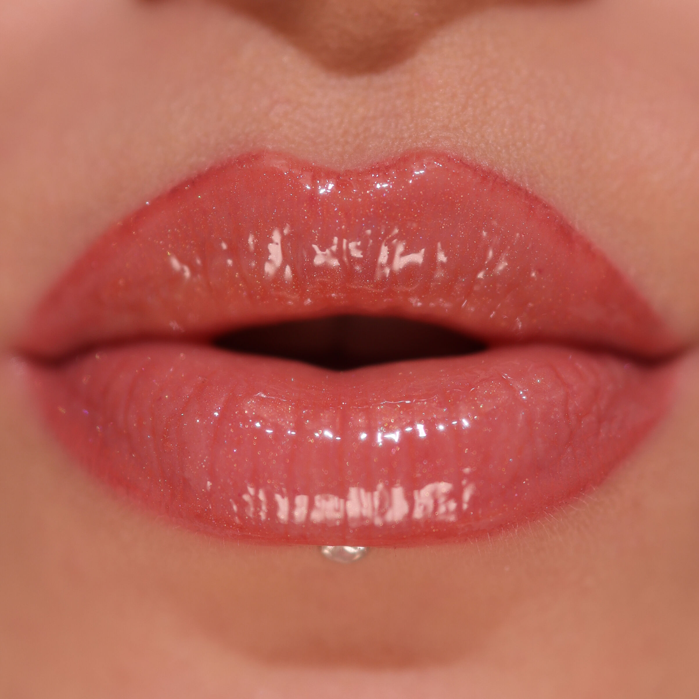 Revolution Pout Bomb Shimmer Gloss Nude Glow