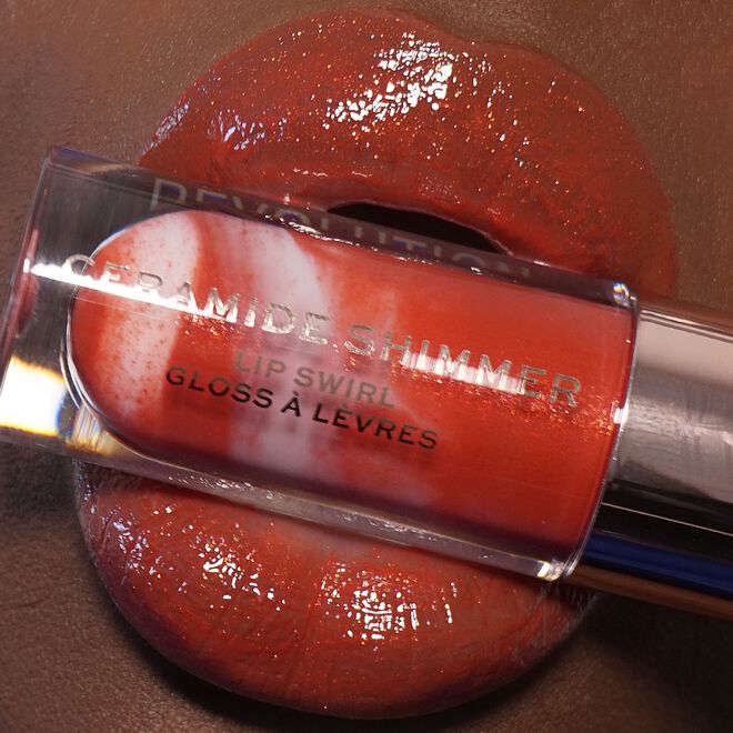 Makeup Revolution Festive Allure Ceramide Shimmer Lip Swirl Out Out Red