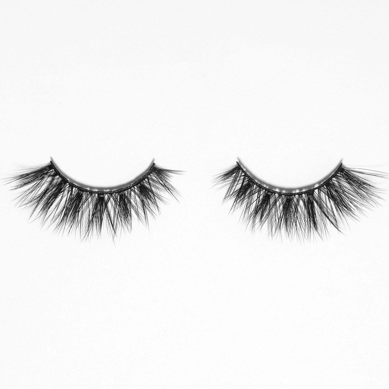 BH 3D Lashes Synthetic Silk Eyelashes 560 Revolution Beauty