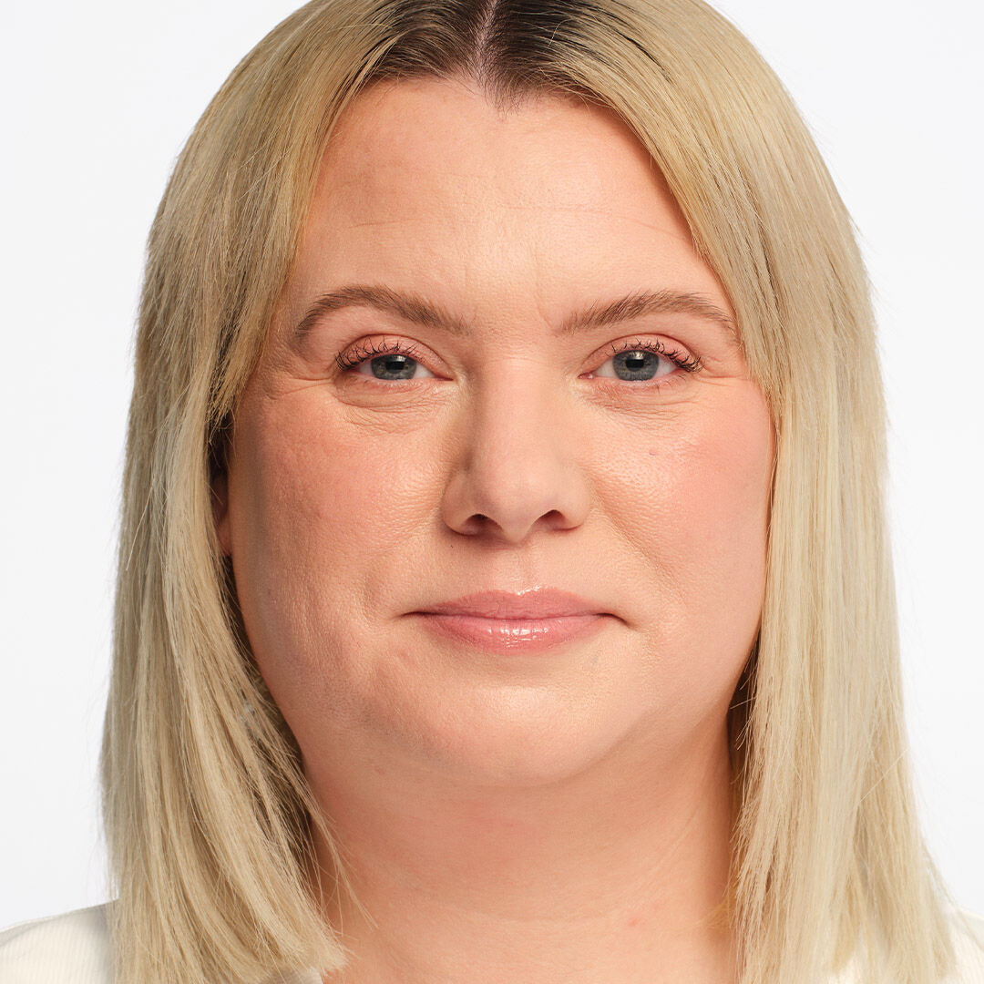 Revolution Skin Silk Radiant Satin Serum Foundation F6N